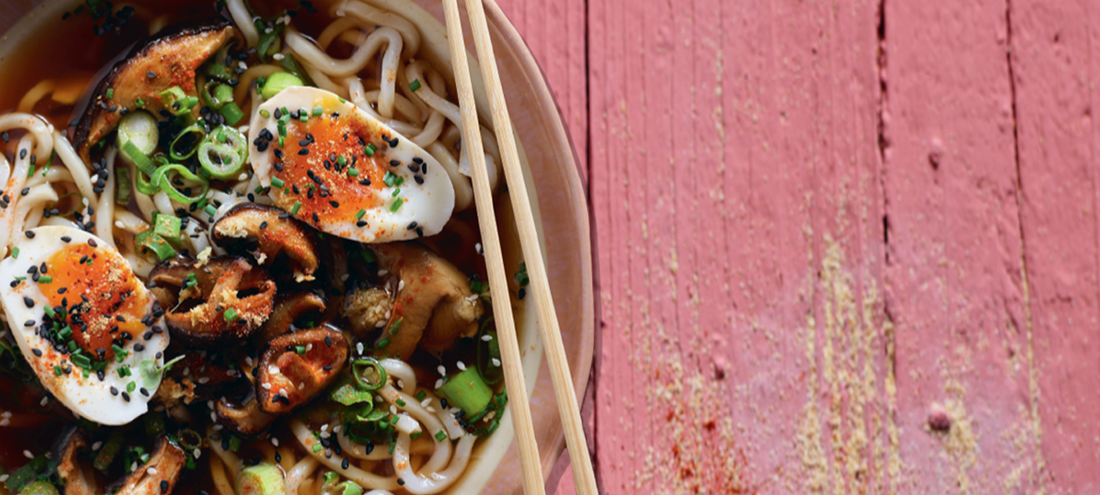 Ramen de shiitake com gengibre e especiarias
