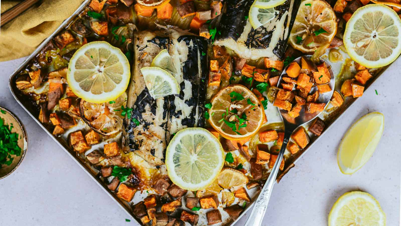 Peixe espada preto no forno