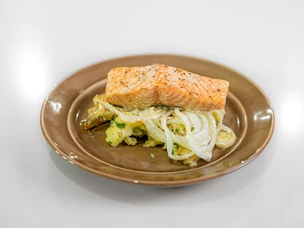 Salmão Assado com Esmagada de Batata